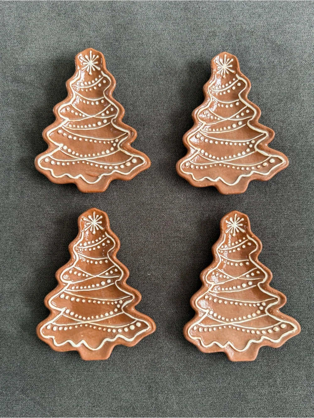 Pottery Barn Gingerbread Tree Stoneware Appetizer Plates - Set Of 4